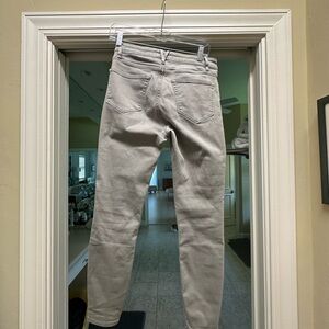 Vineyard Vines gray denim jeans